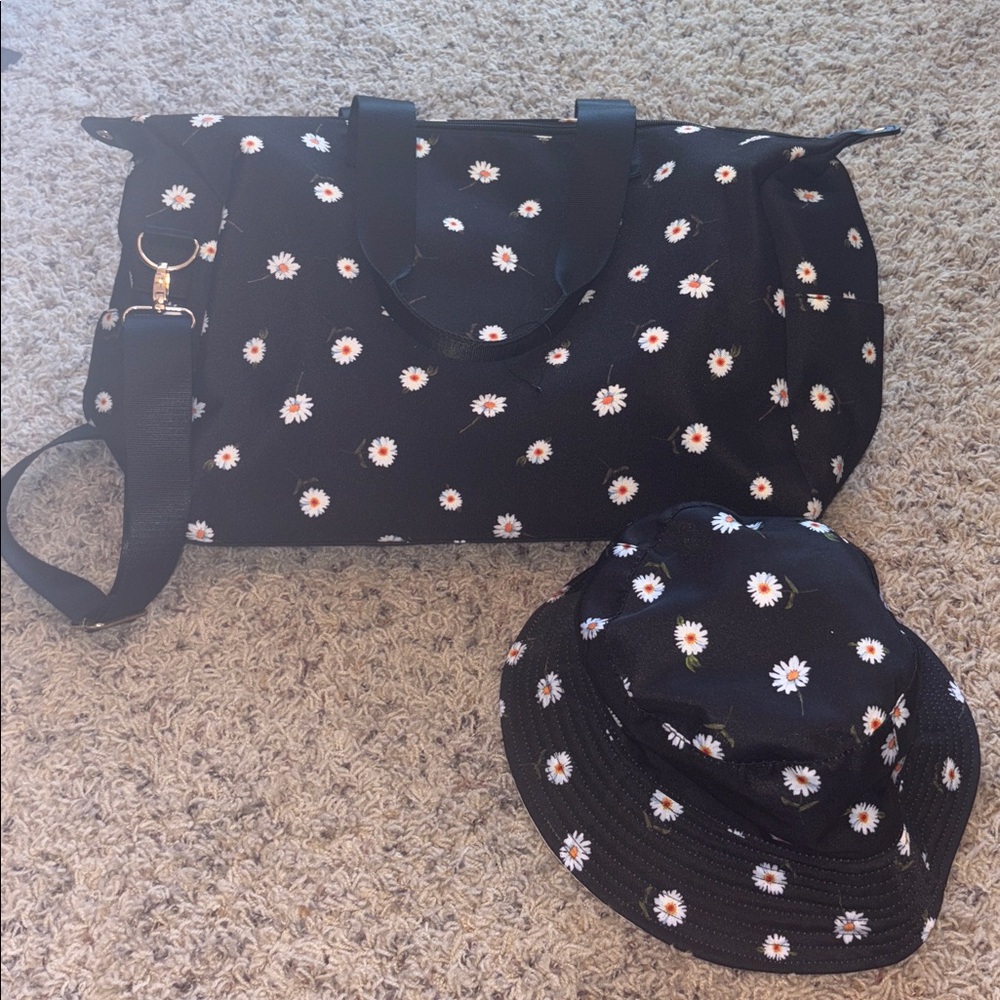 Alice + Olivia reversible bucket hat with matching weekend crossbody bag